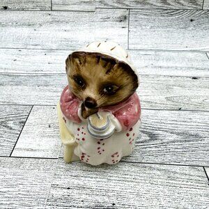 Royal Albert's 1989 Mrs. Tiggy Winkle Takes, Tea Beatrix Potter, F. Warne & Co